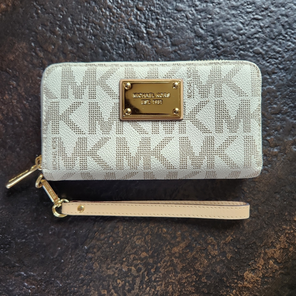 Michael Kors Wallet Wristlet